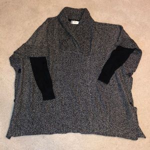 Sweater tunic with long sleeves
